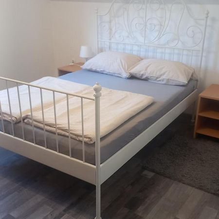 Keti Apartment Plaski Luaran gambar