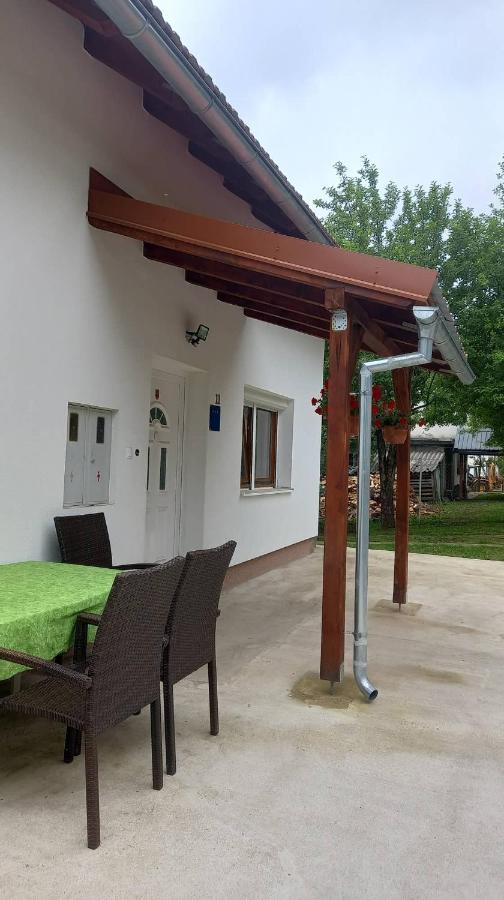 Keti Apartment Plaski Luaran gambar
