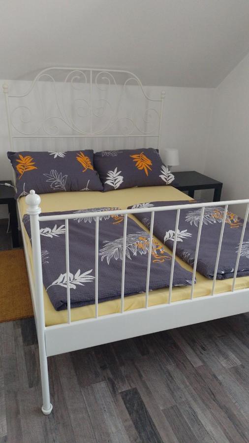 Keti Apartment Plaski Luaran gambar