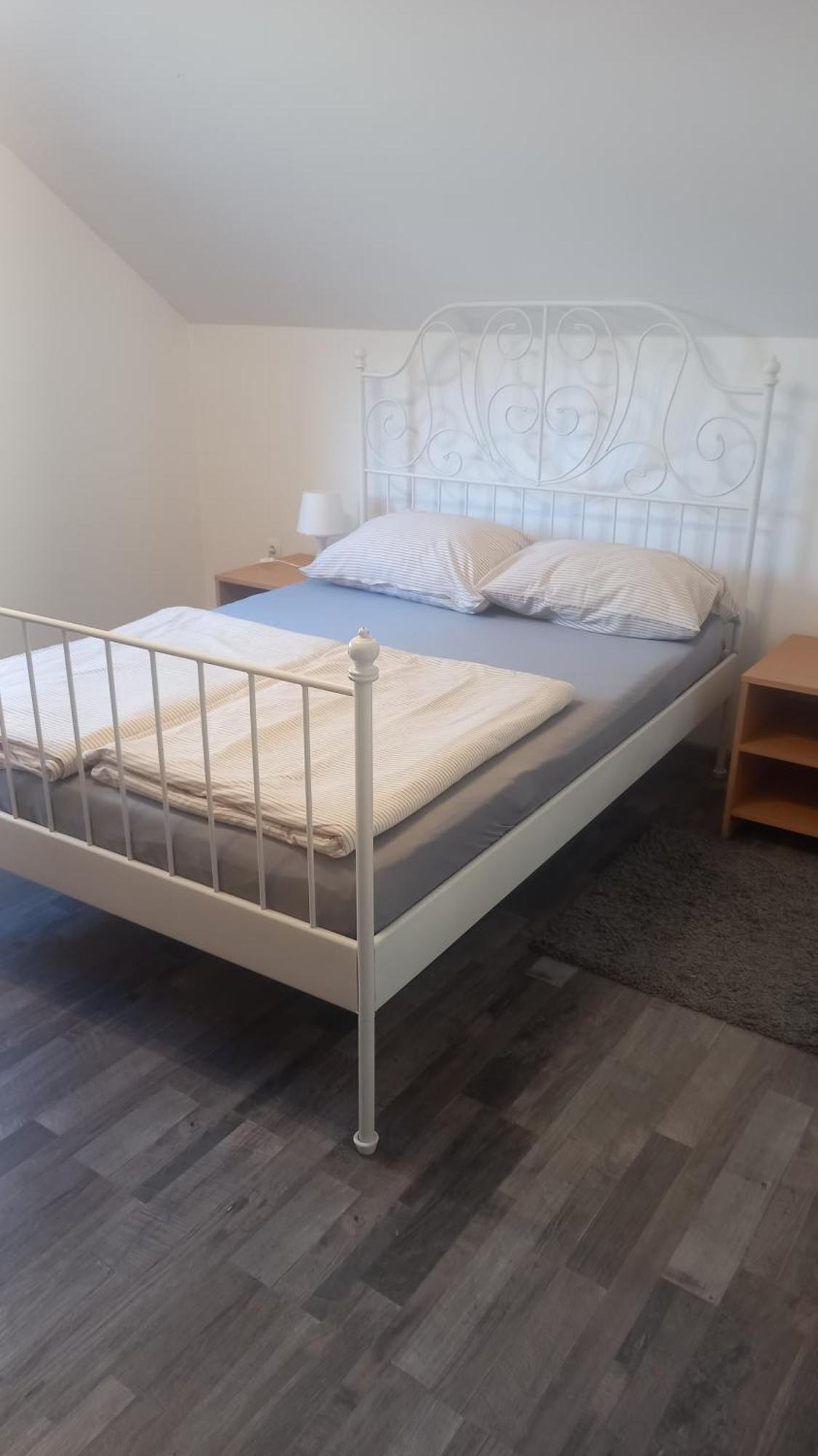 Keti Apartment Plaski Luaran gambar
